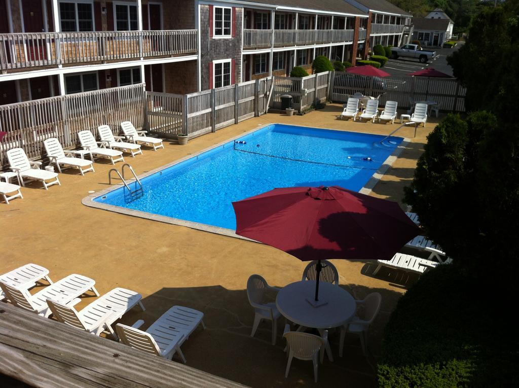 Holiday Hill Inn & Suites Dennisport Exterior foto
